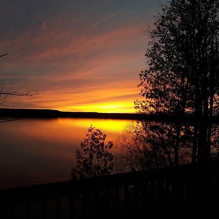 Red Lodge Resort Little Current Buitenkant foto
