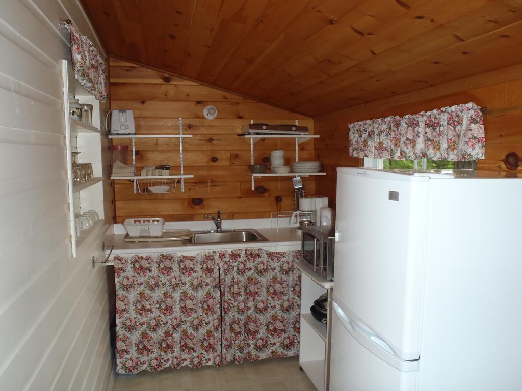 Red Lodge Resort Little Current Kamer foto