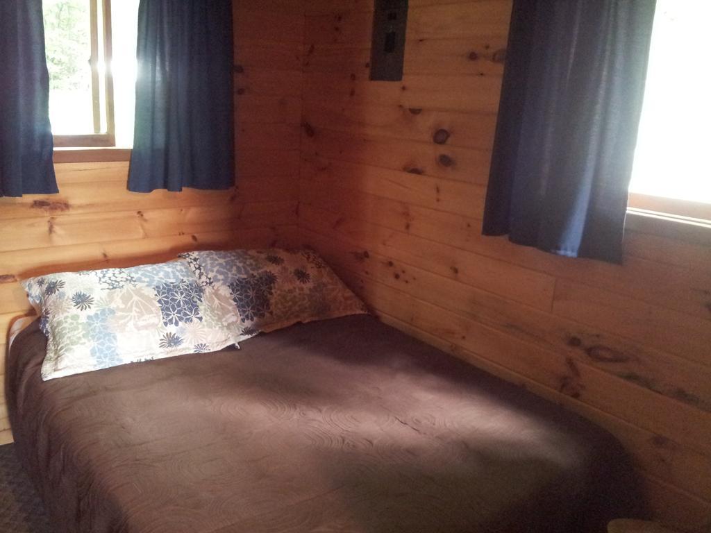 Red Lodge Resort Little Current Kamer foto