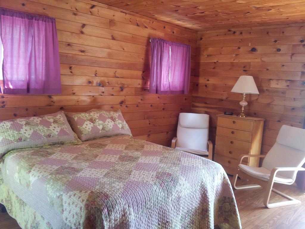 Red Lodge Resort Little Current Kamer foto