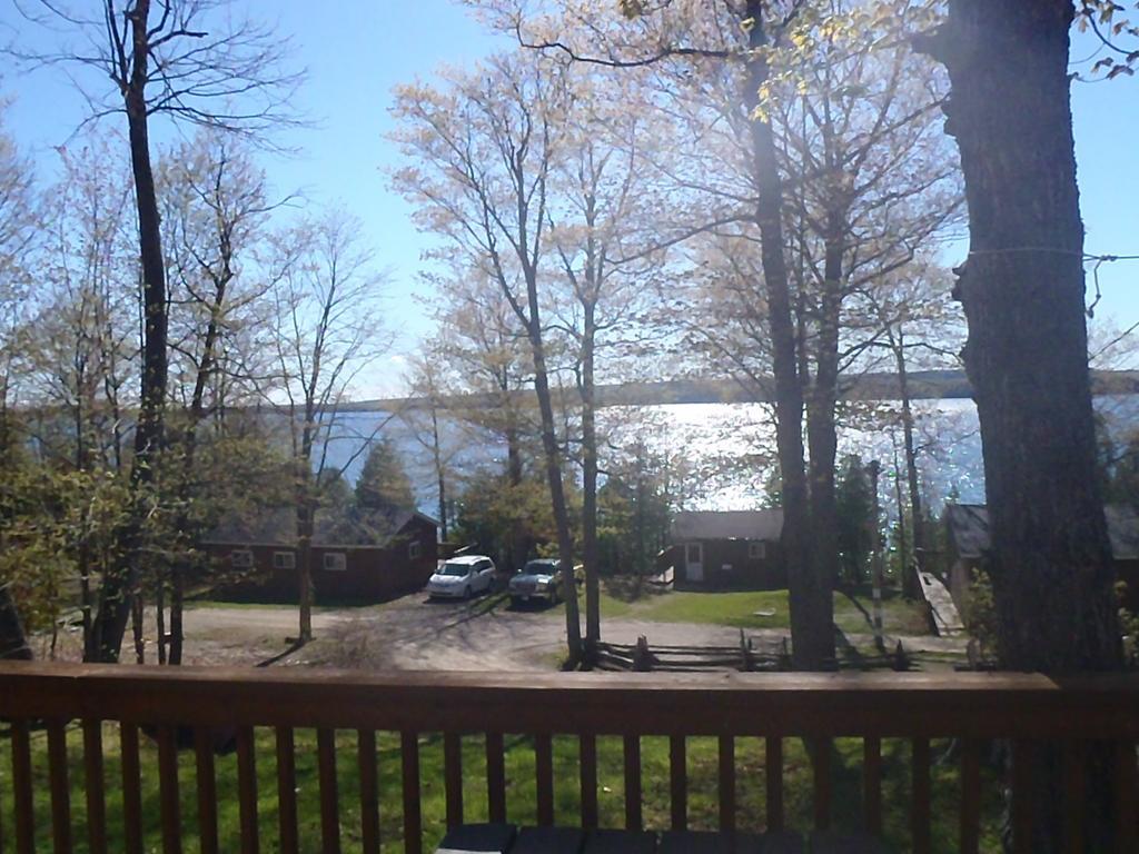 Red Lodge Resort Little Current Kamer foto