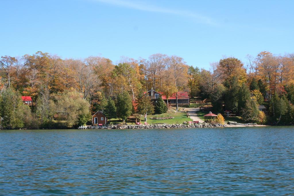 Red Lodge Resort Little Current Buitenkant foto