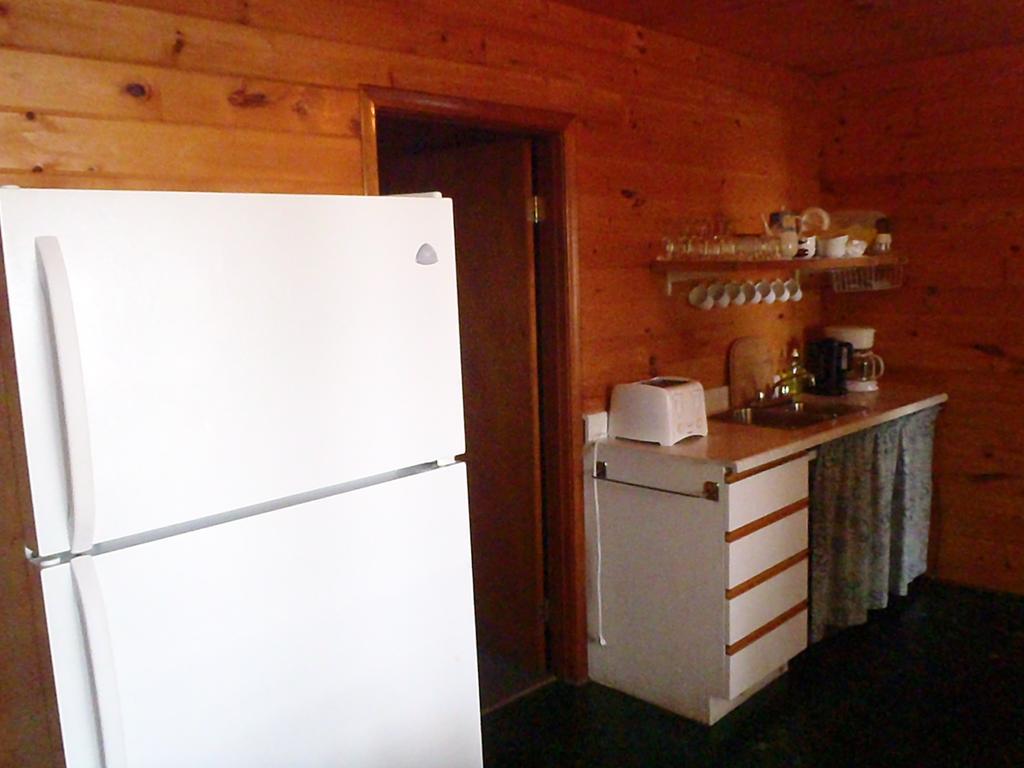Red Lodge Resort Little Current Kamer foto