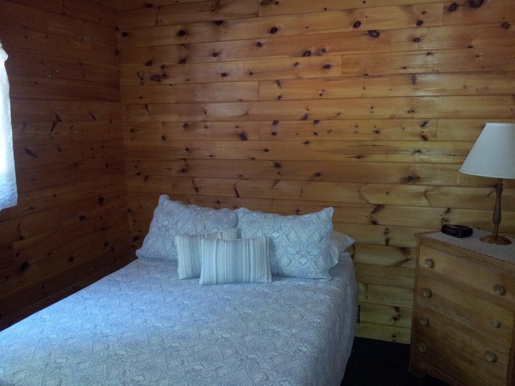 Red Lodge Resort Little Current Kamer foto