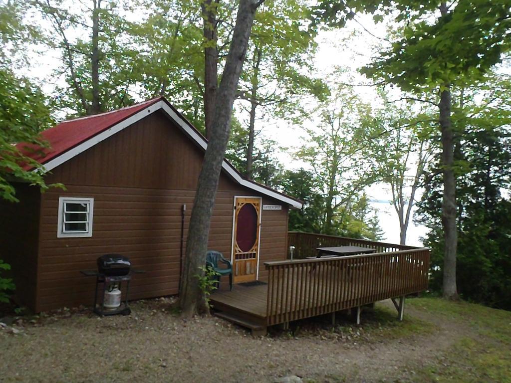 Red Lodge Resort Little Current Kamer foto