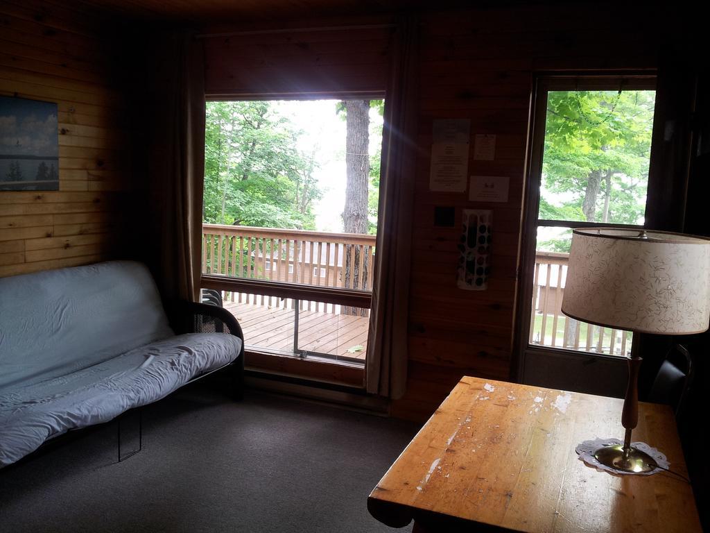 Red Lodge Resort Little Current Kamer foto