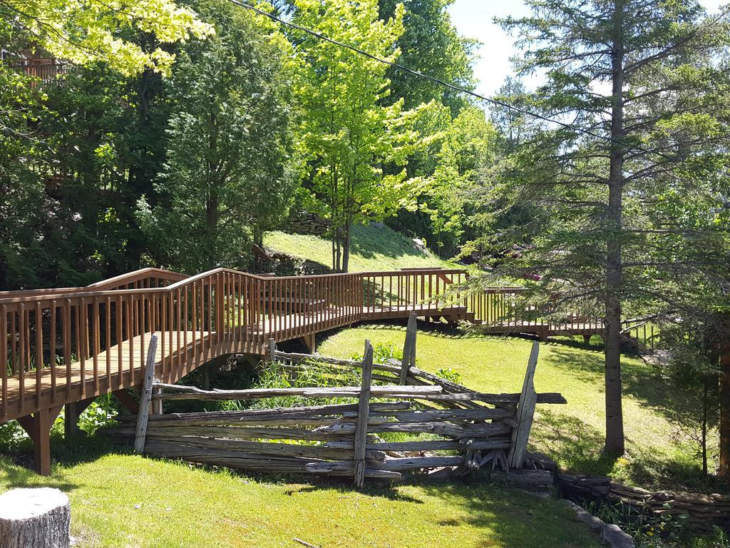 Red Lodge Resort Little Current Kamer foto