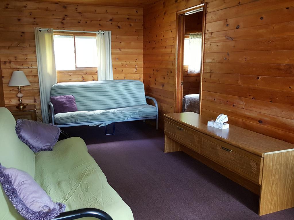 Red Lodge Resort Little Current Buitenkant foto