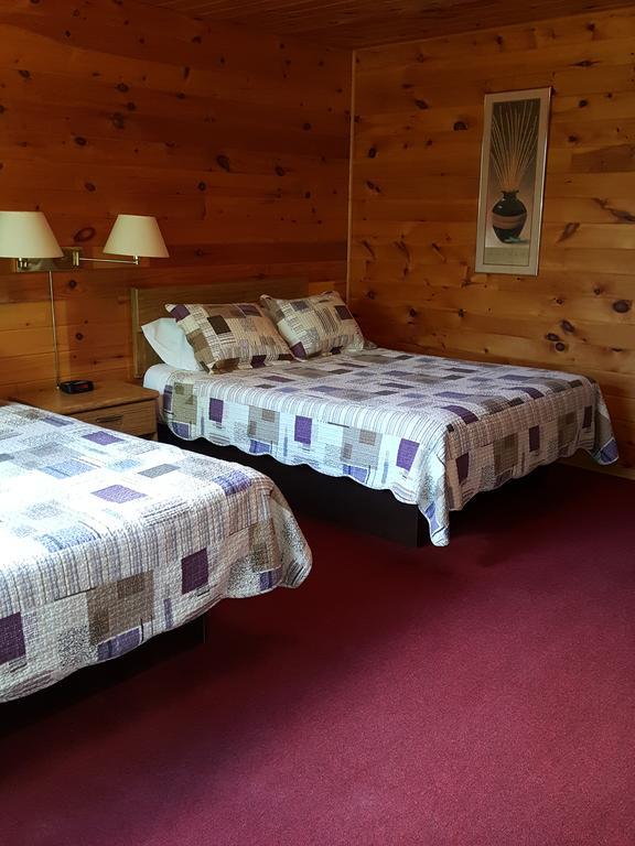 Red Lodge Resort Little Current Kamer foto